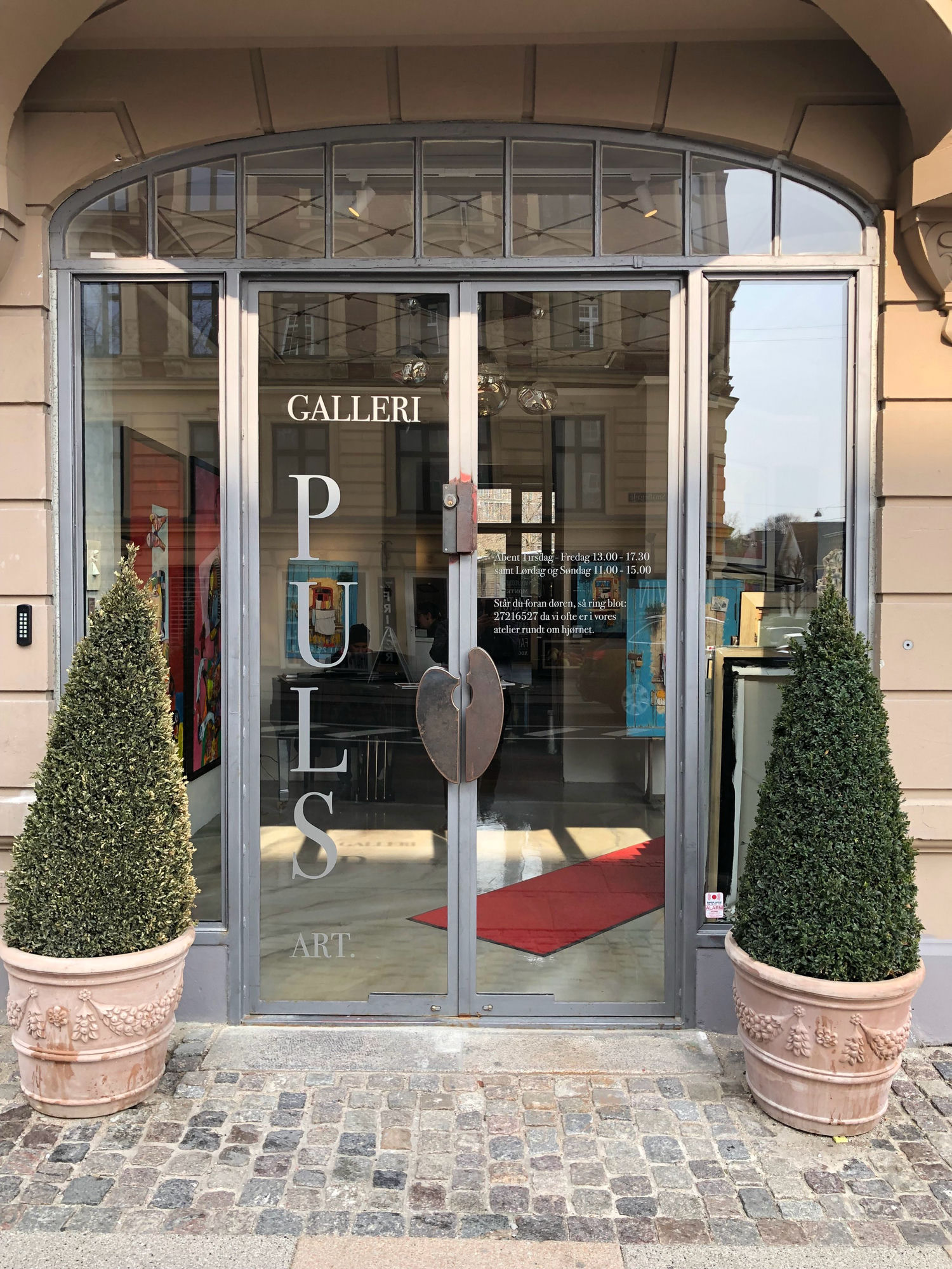 Indgangen til Galleri Puls Art